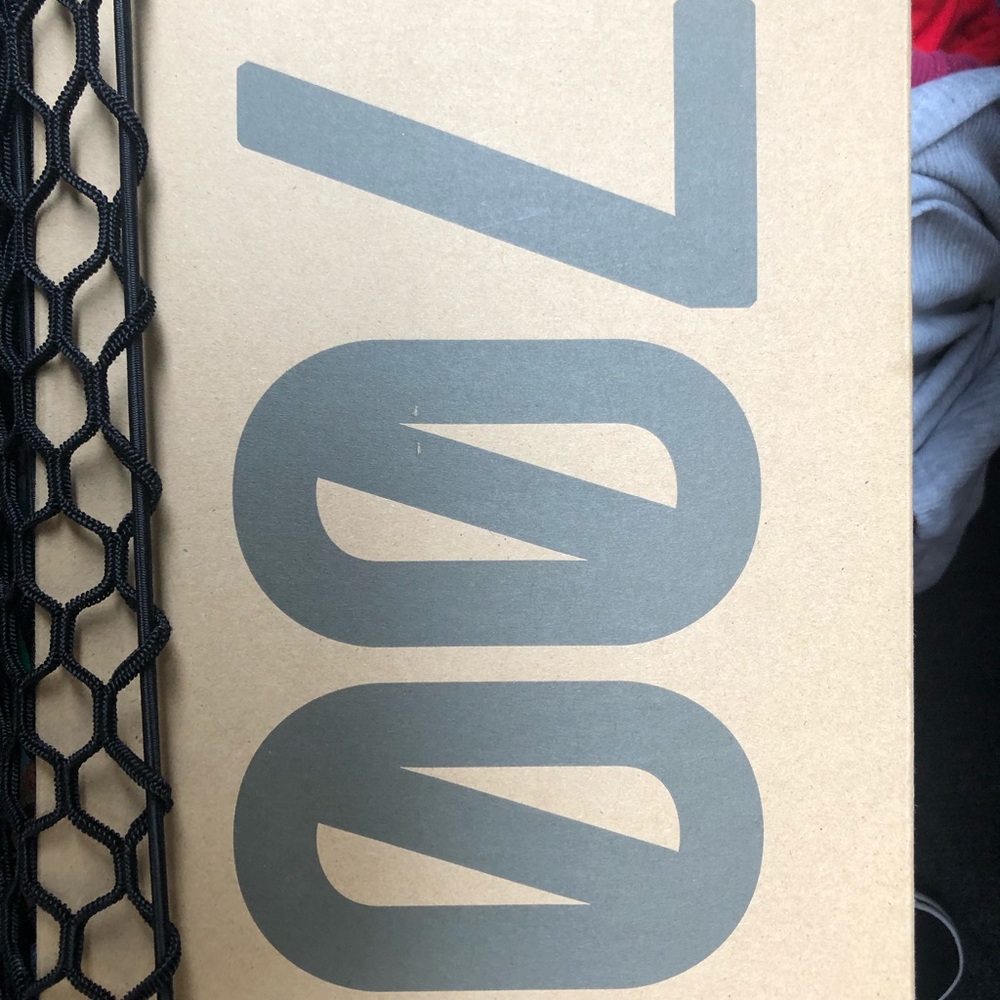 YEEZY BOOST